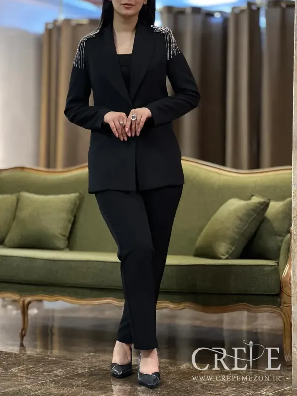 کت و شلوار سرشانه طرحدار 