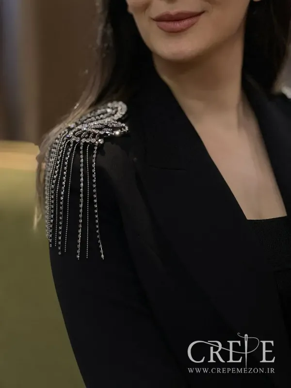 کت و شلوار سرشانه طرحدار 