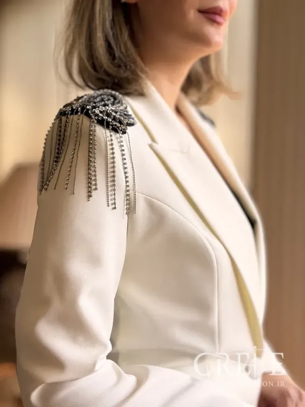 کت شلوار سرشانه طرحدار