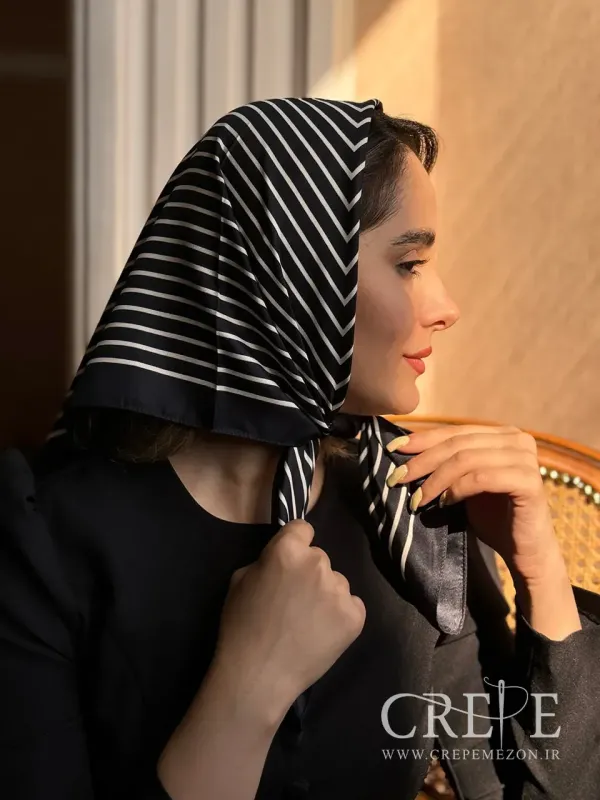 مینی اسکارف طرح مربع