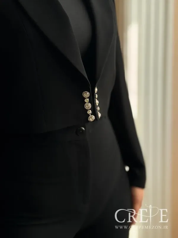 کت کراپ و شلوار کرپ مرکوری سرشانه سنگدوزی