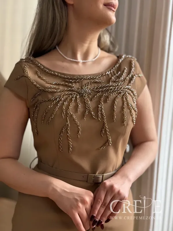 پیراهن کرپ کجراه سنگدوزی