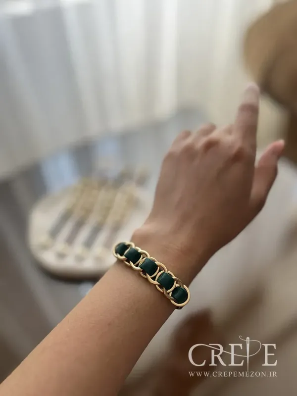 دستبند چرم طرح برند