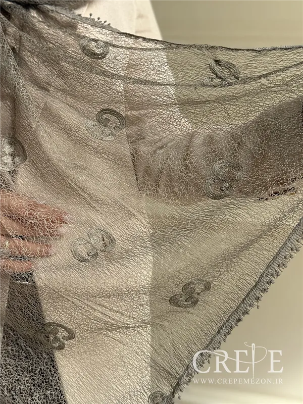 شال گلدوزی طرحدار