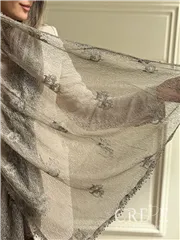 شال گلدوزی طرحدار