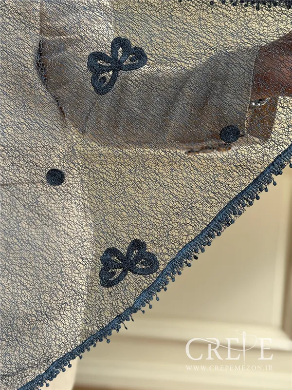 شال گلدوزی طرحدار