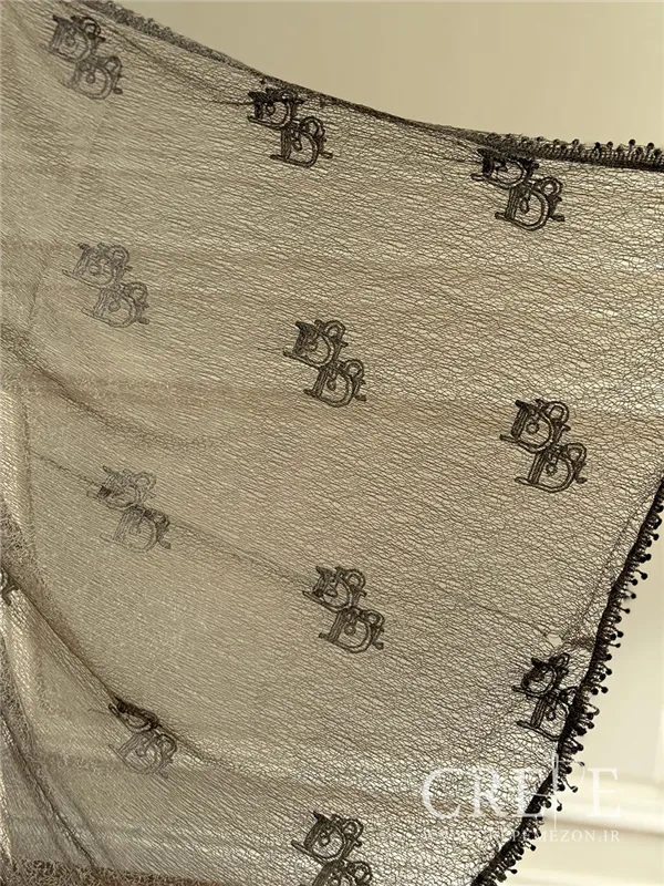 شال گلدوزی طرحدار