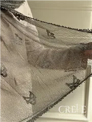 شال گلدوزی طرحدار