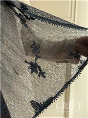 شال گلدوزی طرحدار