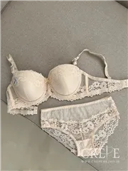 ست اسفنجی دکلتهchanvieleen