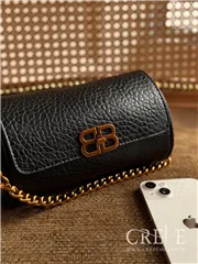 کیف استوانه ای سگگ طلایی