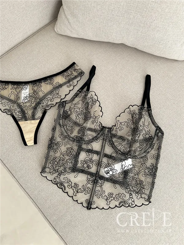 برالت توری طرح دار برتا