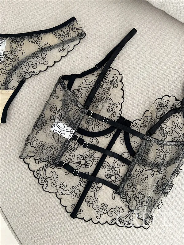 برالت توری طرح دار برتا