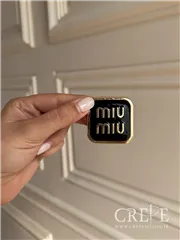 گل سینه طرح برند