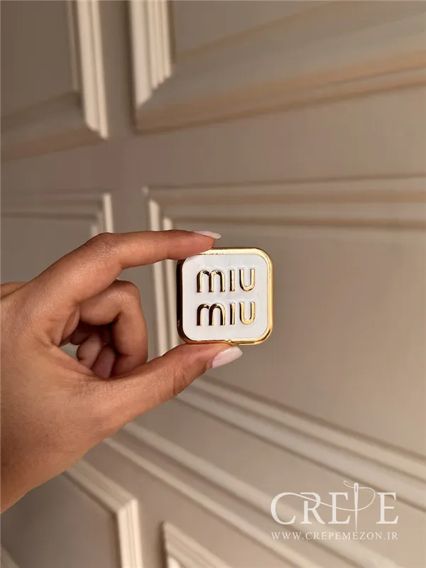 گل سینه طرح برند