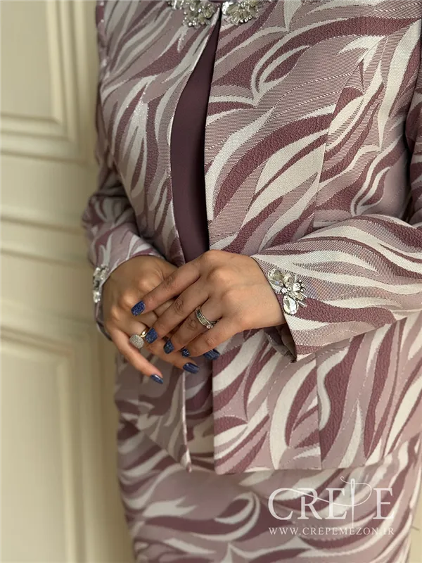 سه تیکه کت و دامن طرحدار