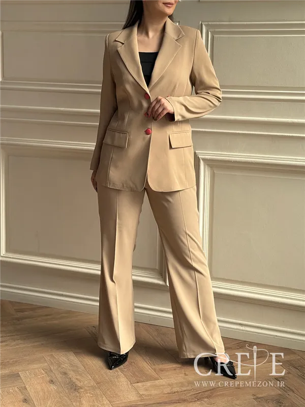 کت و شلوار یقه انگلیسی دکمه صورتی