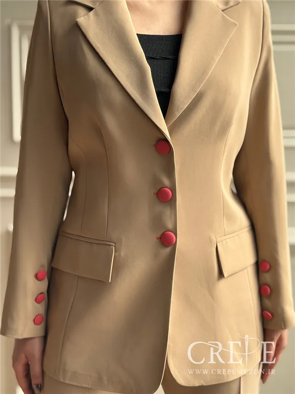 کت و شلوار یقه انگلیسی دکمه صورتی