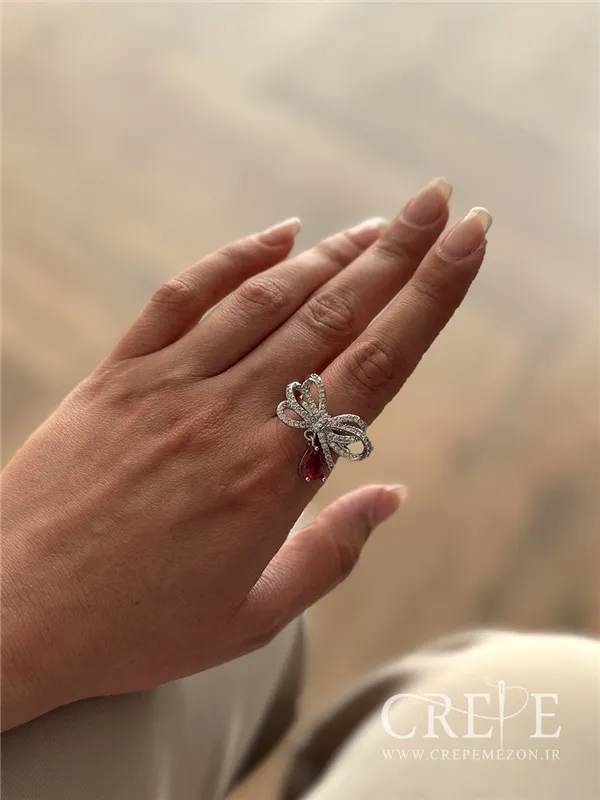 انگشتر جواهری پاپیون نگین آویز 