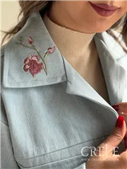 کت جین گلدوزی رز صورتی