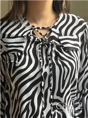 شومیز یقه بندی زبرا