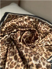 مینی اسکارف طرحدار