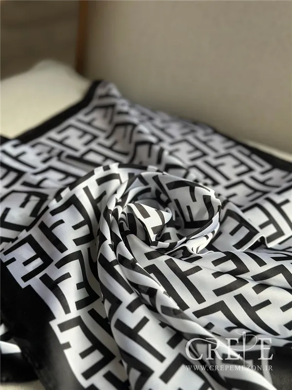 مینی اسکارف طرحدار