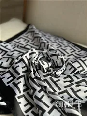 مینی اسکارف طرحدار