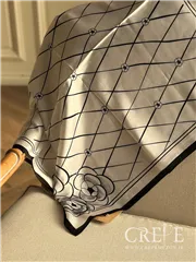 مینی اسکارف طرح گل رز