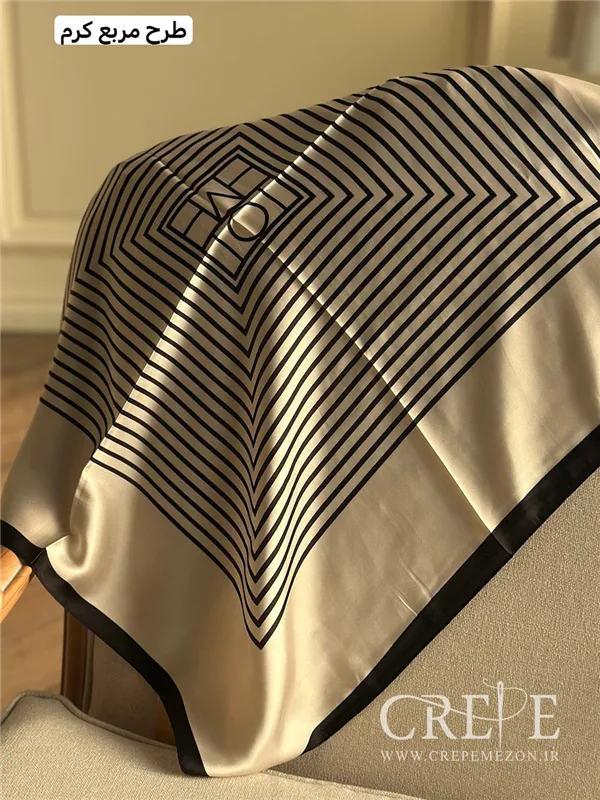 مینی اسکارف طرح مربع 