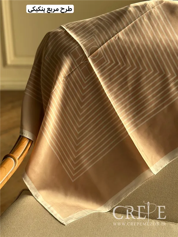 مینی اسکارف طرح مربع 