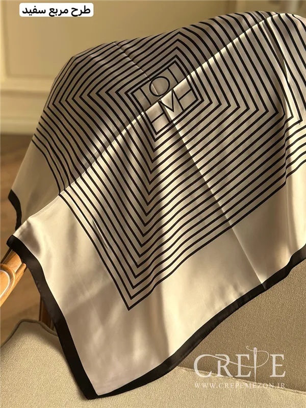 مینی اسکارف طرح مربع 