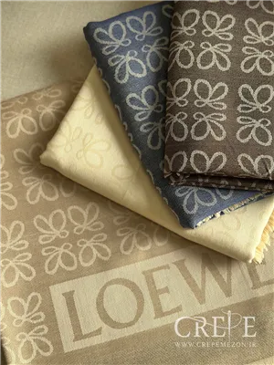 روسری کشمیر دور لمه طرح loewe